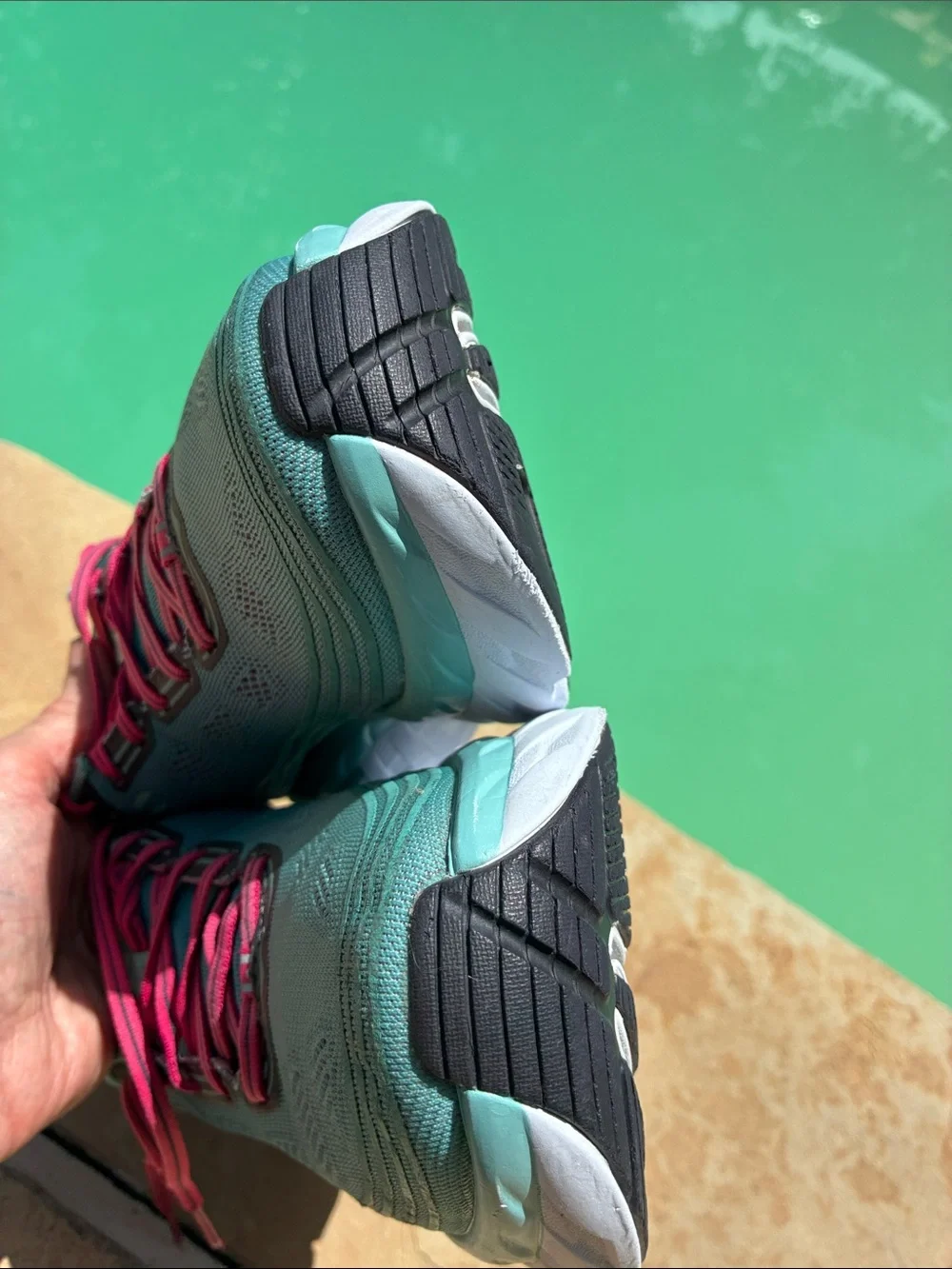 HOKA ONE Bondi 6 Teal/turquoise Running Sneakers Pink Accents w 10.5